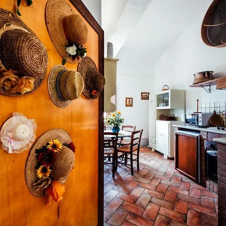 Sleeps 7 Pool Wifi דירה San Quirico dʼOrcia
